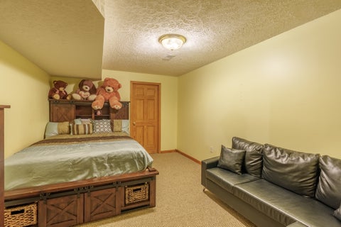 Tiny photo for 15558 E Country Meadow Road, Mt Vernon, IL 62864 (MLS # 12730392)