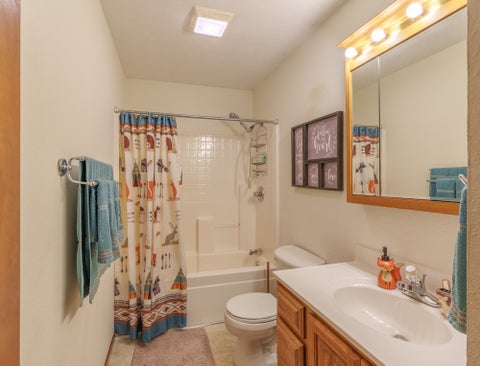 Tiny photo for 15558 E Country Meadow Road, Mt Vernon, IL 62864 (MLS # 12730392)