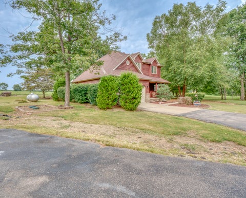 Tiny photo for 15558 E Country Meadow Road, Mt Vernon, IL 62864 (MLS # 12730392)