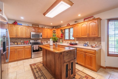 Tiny photo for 15558 E Country Meadow Road, Mt Vernon, IL 62864 (MLS # 12730392)