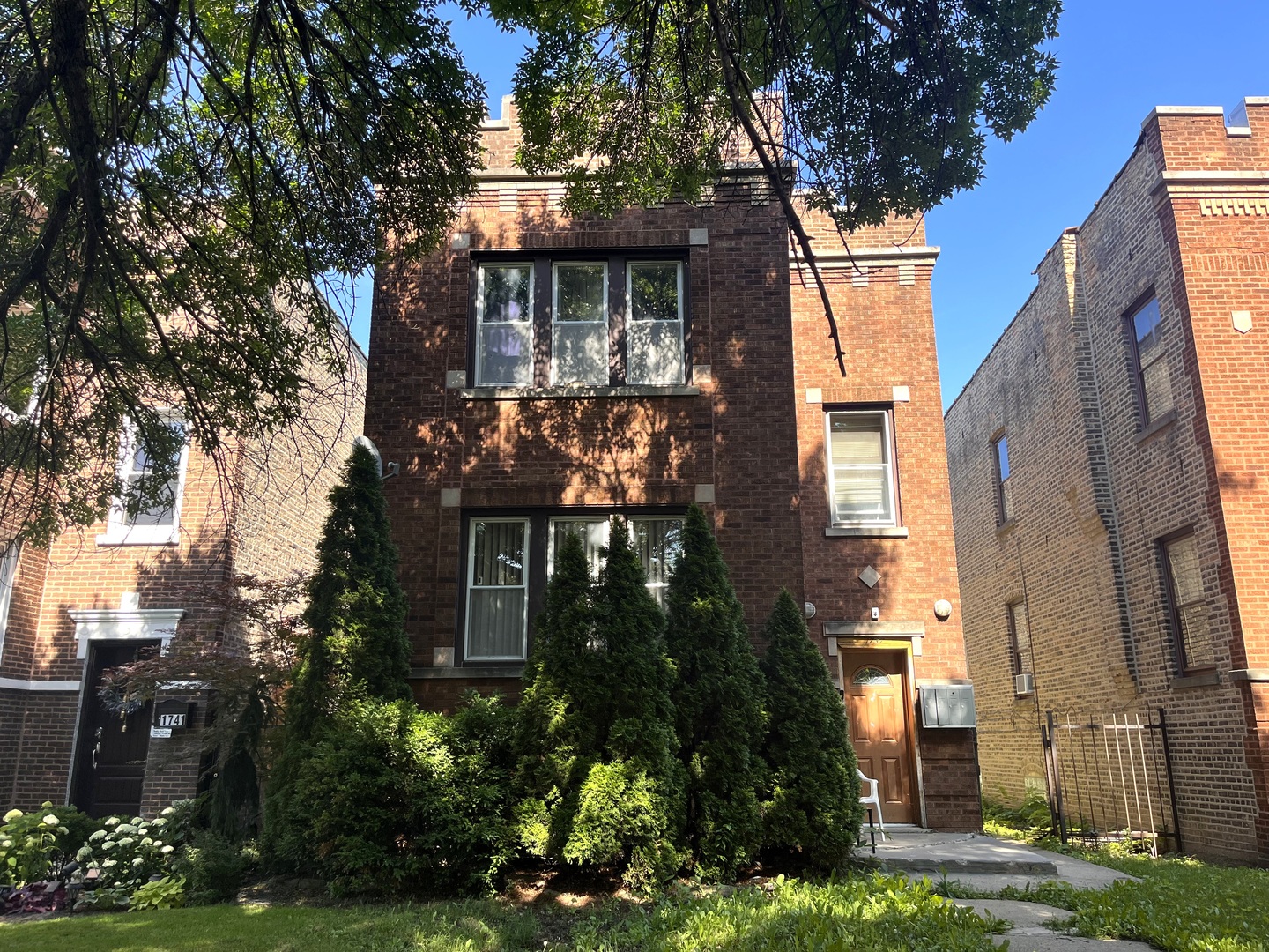 Photo 1 of 1 — 1737 N Austin Avenue, Chicago, IL 60639