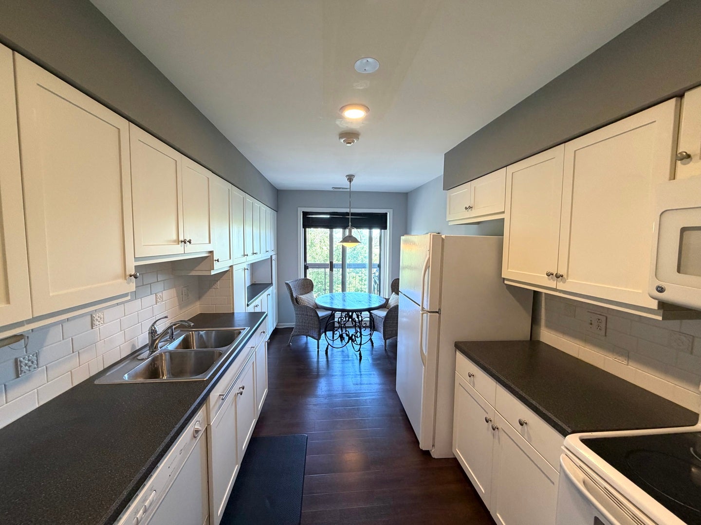 501 Lake Hinsdale Drive 506