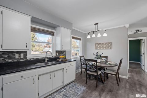 Tiny photo for 60 PARKLANE Circle, Bettendorf, IA 52722 (MLS # QC4269386)