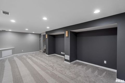 Tiny photo for 60 PARKLANE Circle, Bettendorf, IA 52722 (MLS # QC4269386)