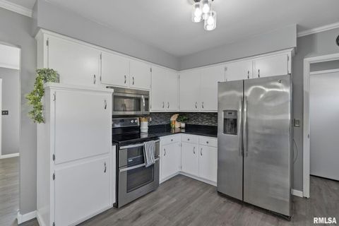 Tiny photo for 60 PARKLANE Circle, Bettendorf, IA 52722 (MLS # QC4269386)