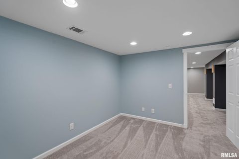 Tiny photo for 60 PARKLANE Circle, Bettendorf, IA 52722 (MLS # QC4269386)