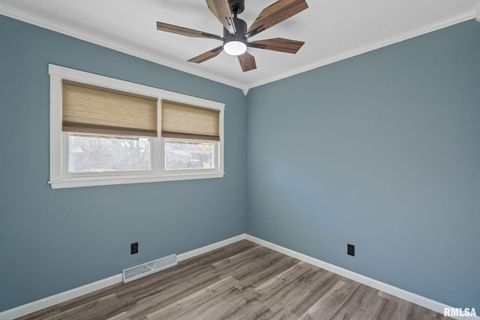 Tiny photo for 60 PARKLANE Circle, Bettendorf, IA 52722 (MLS # QC4269386)