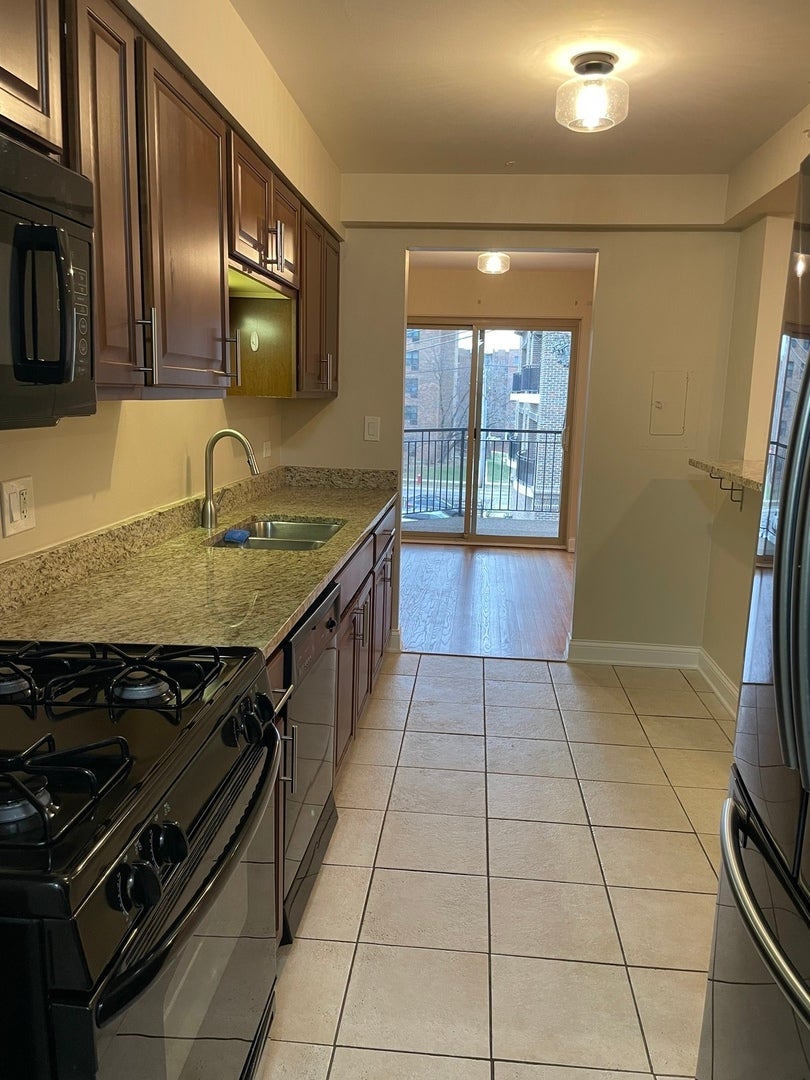 1 N CHESTNUT Avenue 2E