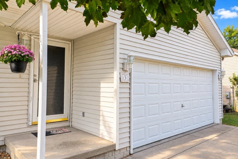 Tiny photo for 3 Nicole Court, Bloomington, IL 61701 (MLS # 12759312)