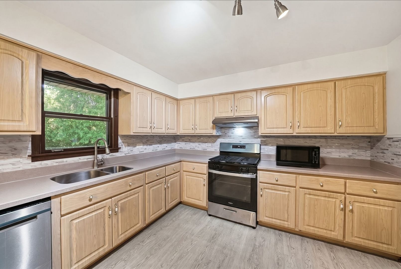 1432 SCHRAMM Drive