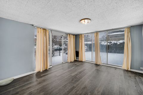 Tiny photo for 5156 FARWELL Avenue, Skokie, IL 60077 (MLS # 12526177)