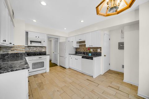 Tiny photo for 5156 FARWELL Avenue, Skokie, IL 60077 (MLS # 12526177)