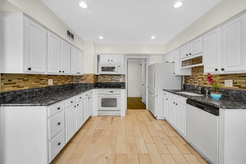 Tiny photo for 5156 FARWELL Avenue, Skokie, IL 60077 (MLS # 12526177)