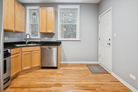 Tiny photo for 958 W Cuyler Avenue #2N, Chicago, IL 60613 (MLS # 12501836)