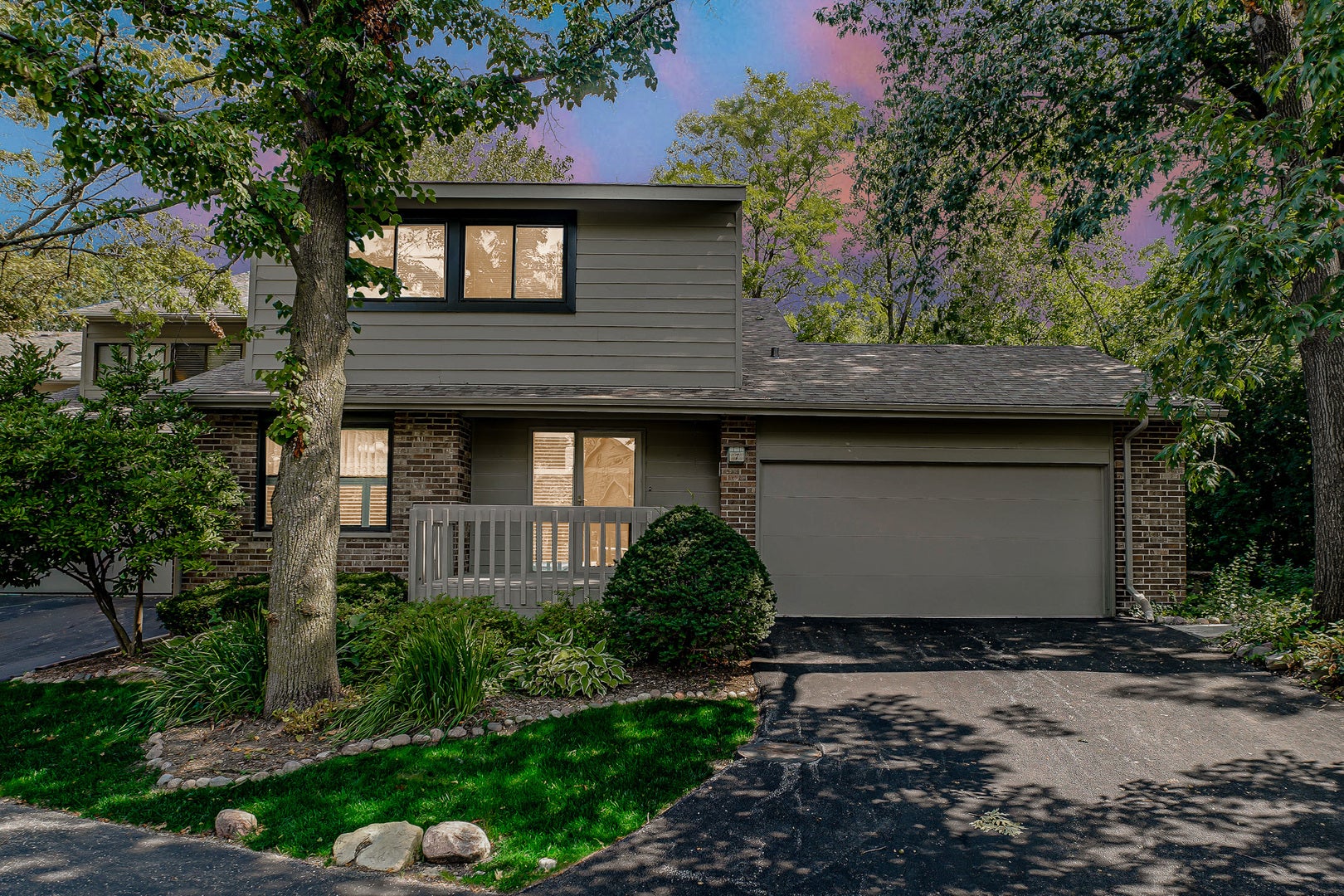7 Brook Lane