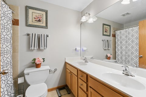 Tiny photo for 4426 S Calumet Avenue #G, Chicago, IL 60653 (MLS # 12758124)