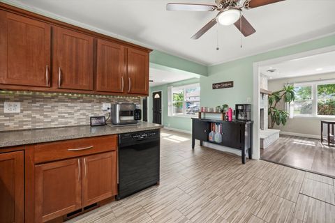 Tiny photo for 5730 110th Street, Chicago Ridge, IL 60415 (MLS # 12482103)