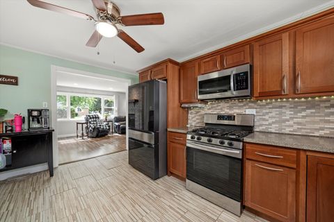 Tiny photo for 5730 110th Street, Chicago Ridge, IL 60415 (MLS # 12482103)