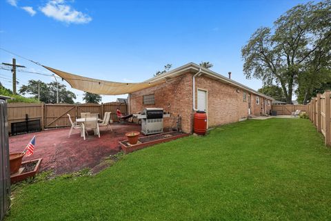 Tiny photo for 5730 110th Street, Chicago Ridge, IL 60415 (MLS # 12482103)