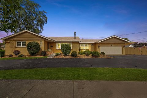 Tiny photo for 5730 110th Street, Chicago Ridge, IL 60415 (MLS # 12482103)