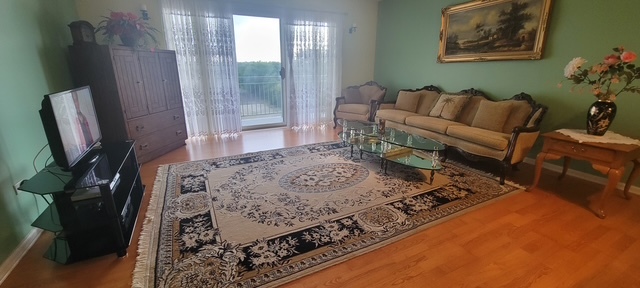 6815 N Milwaukee Avenue 604