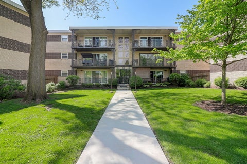 Photo of 911 8th Avenue #5, La Grange, IL 60525 (MLS # 12677616)