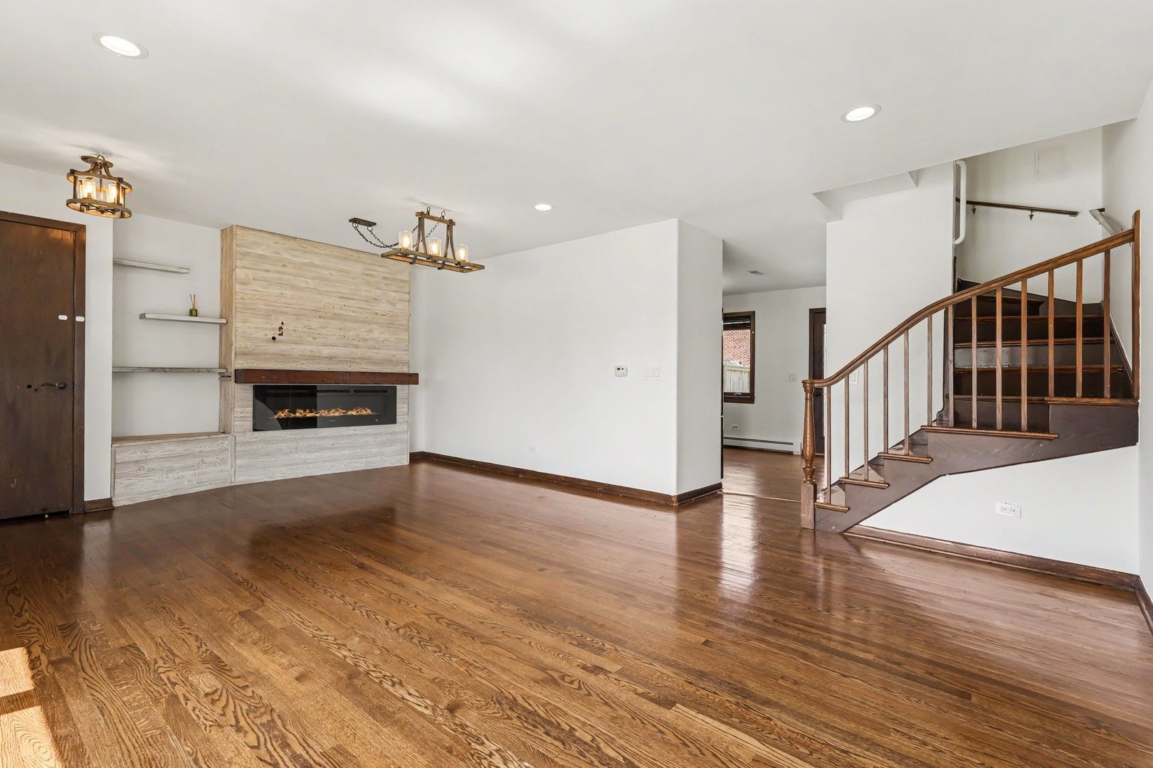 15W632 Virginia Lane