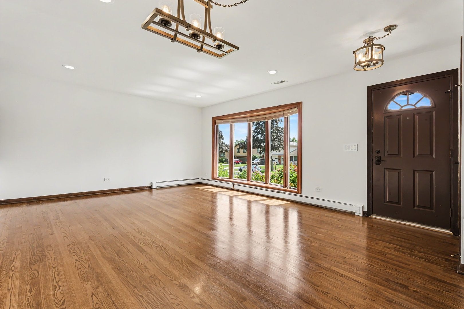 15W632 Virginia Lane