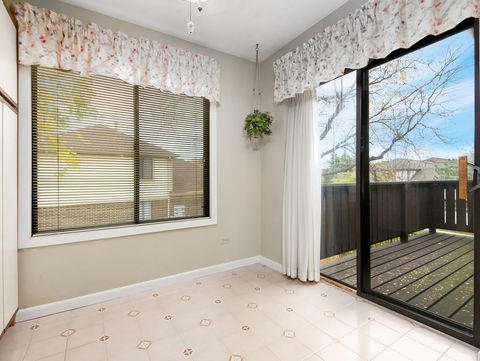 Tiny photo for 932 E Coach Road #8, Palatine, IL 60074 (MLS # 12501729)