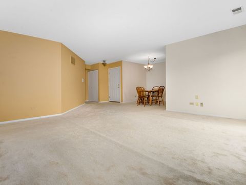 Tiny photo for 932 E Coach Road #8, Palatine, IL 60074 (MLS # 12501729)