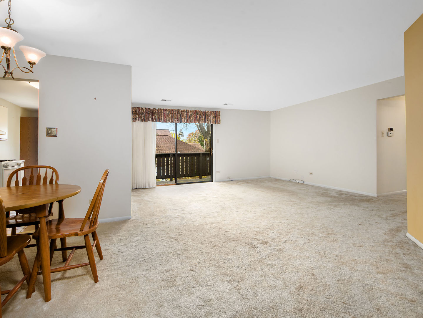 932 E Coach Road 8