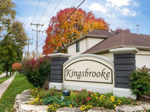 Tiny photo for 932 E Coach Road #8, Palatine, IL 60074 (MLS # 12501729)