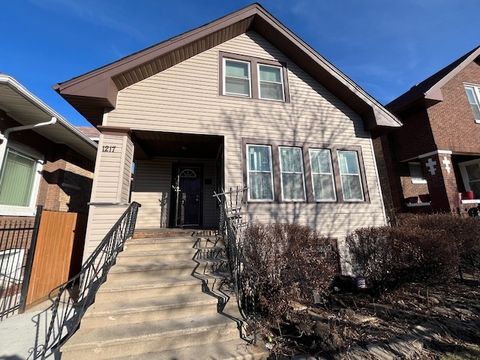 Tiny photo for 1217 N Mason Avenue, Chicago, IL 60651 (MLS # 12591818)