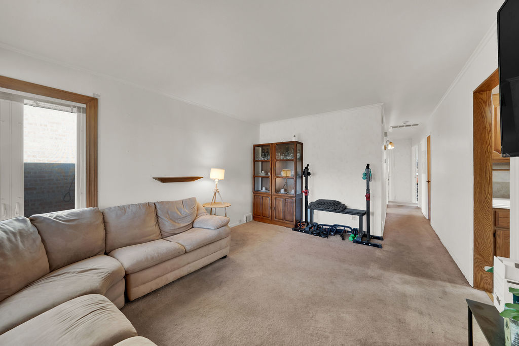 5611 S Monitor Avenue