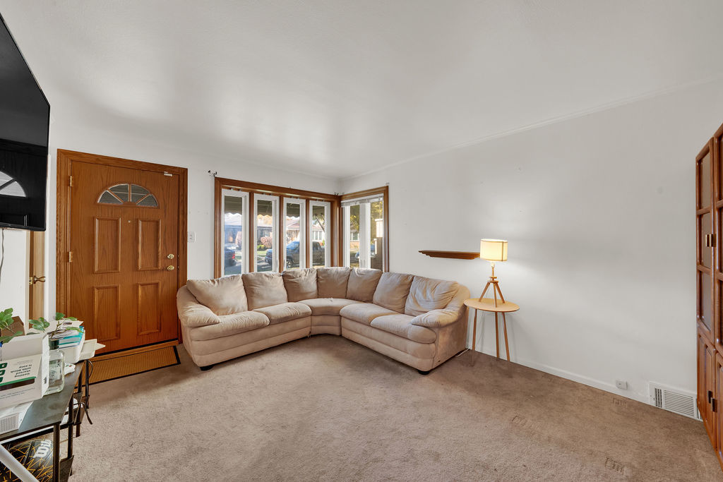 5611 S Monitor Avenue