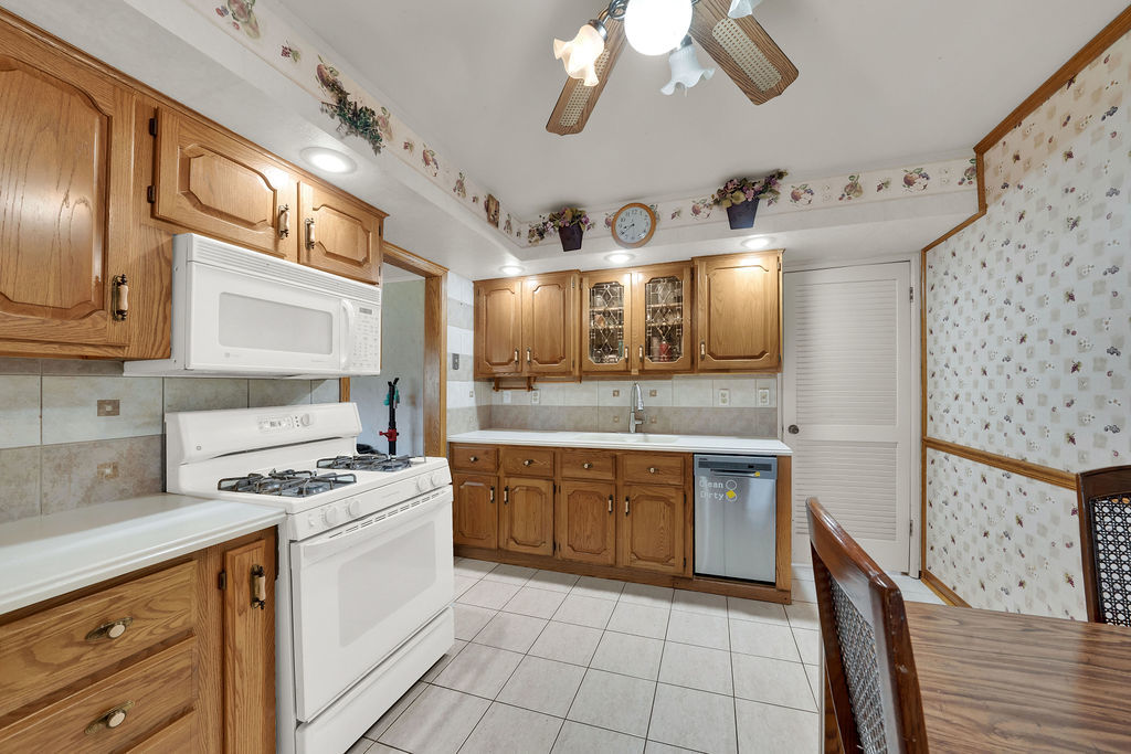 5611 S Monitor Avenue