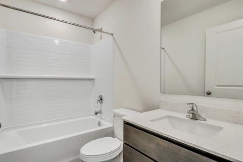 Tiny photo for 440 lakeshore Court, St. Charles, IL 60174 (MLS # 12487815)