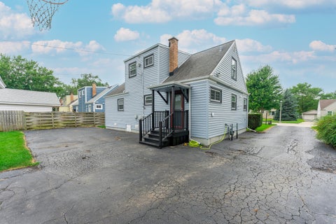 Tiny photo for 639 N Edgewood Avenue, Lombard, IL 60148 (MLS # 12732752)