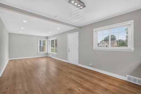 Tiny photo for 639 N Edgewood Avenue, Lombard, IL 60148 (MLS # 12732752)