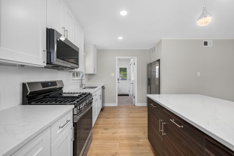 Tiny photo for 639 N Edgewood Avenue, Lombard, IL 60148 (MLS # 12732752)