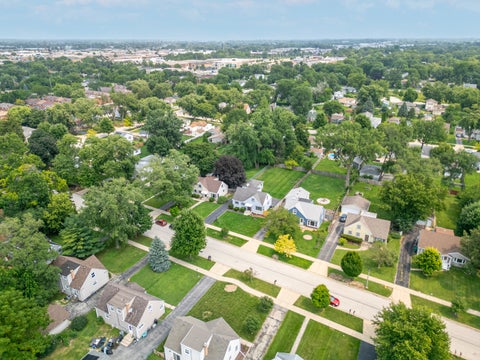 Tiny photo for 639 N Edgewood Avenue, Lombard, IL 60148 (MLS # 12732752)