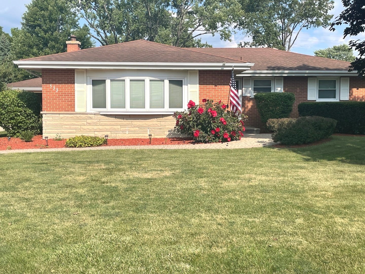 533 Woodview Avenue