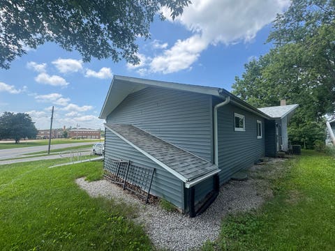 Tiny photo for 1217 S College Avenue, Aledo, IL 61231 (MLS # 12706179)