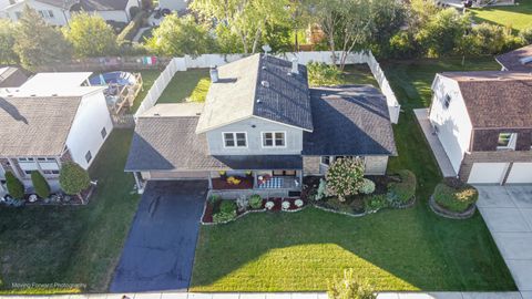 Tiny photo for 1453 Armstrong Lane, Elk Grove Village, IL 60007 (MLS # 12500249)