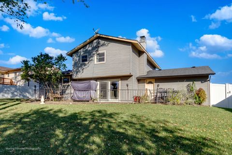 Tiny photo for 1453 Armstrong Lane, Elk Grove Village, IL 60007 (MLS # 12500249)