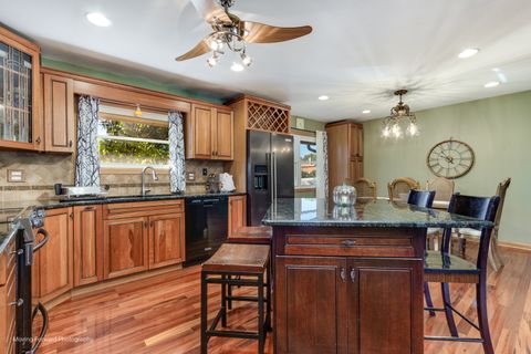 Tiny photo for 1453 Armstrong Lane, Elk Grove Village, IL 60007 (MLS # 12500249)