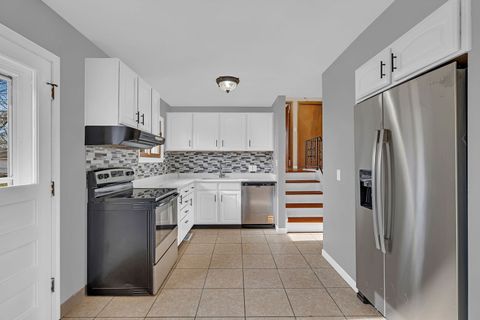 Tiny photo for 423 Maple Drive, Morris, IL 60450 (MLS # 12517177)