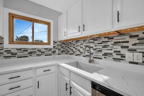 Tiny photo for 423 Maple Drive, Morris, IL 60450 (MLS # 12517177)