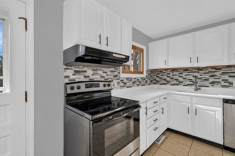 Tiny photo for 423 Maple Drive, Morris, IL 60450 (MLS # 12517177)