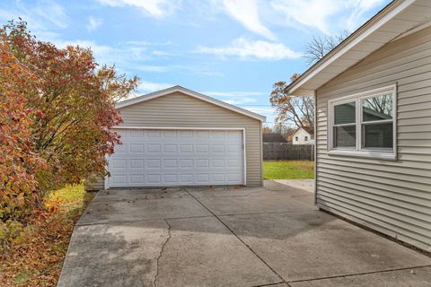 Tiny photo for 423 Maple Drive, Morris, IL 60450 (MLS # 12517177)